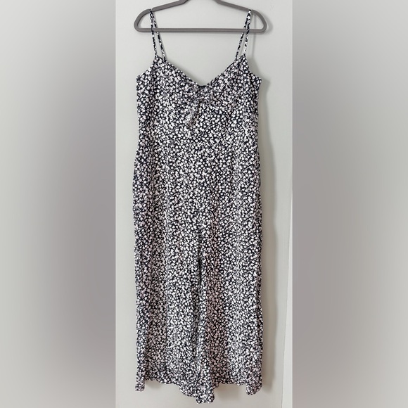 J. Crew NWT Tie-Front Wide-Leg Jumpsuit in Navy White Ditsy Floral Print Size 16 - Picture 3 of 10